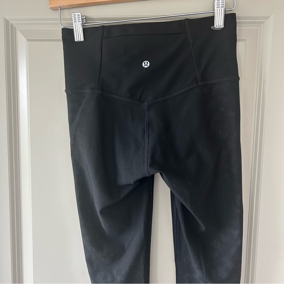 Lululemon Mapped Out High Rise Tight 28" - Picture 8 of 9